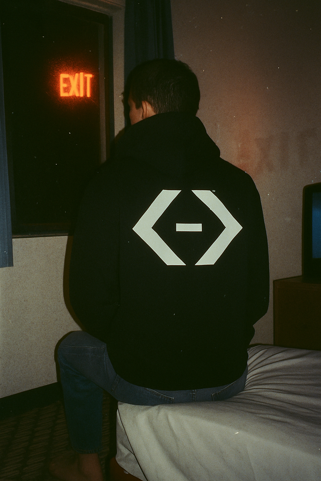 <-> Core Hoodie